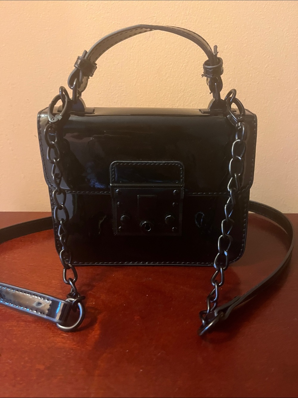 Patent-Style Black Gloss Crossbody with Chain Strap - Picture 3 of 9